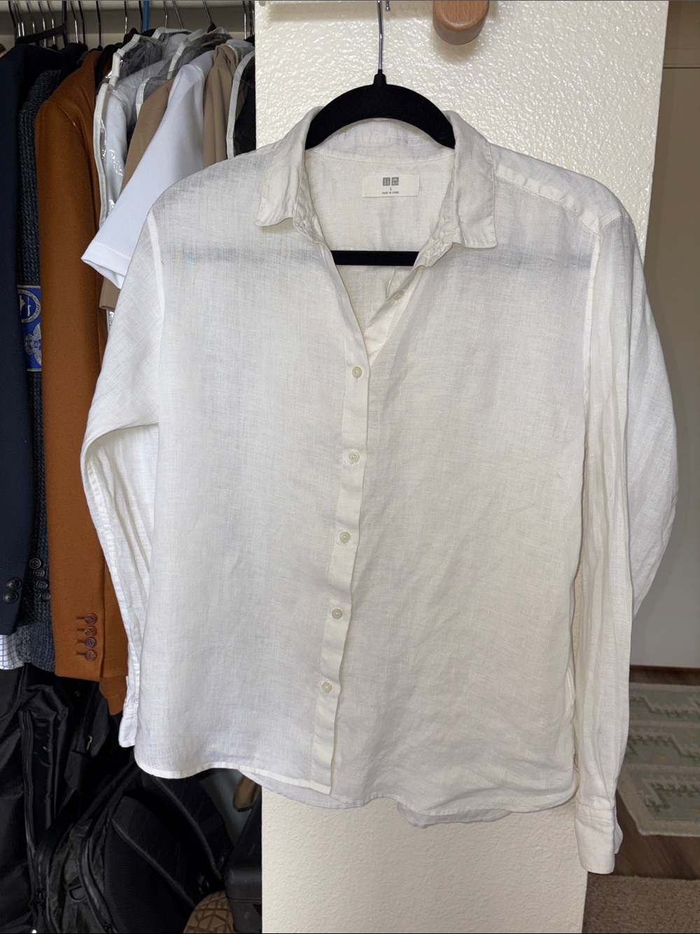 Uniqlo Off-White Linen Button-Down Shirt